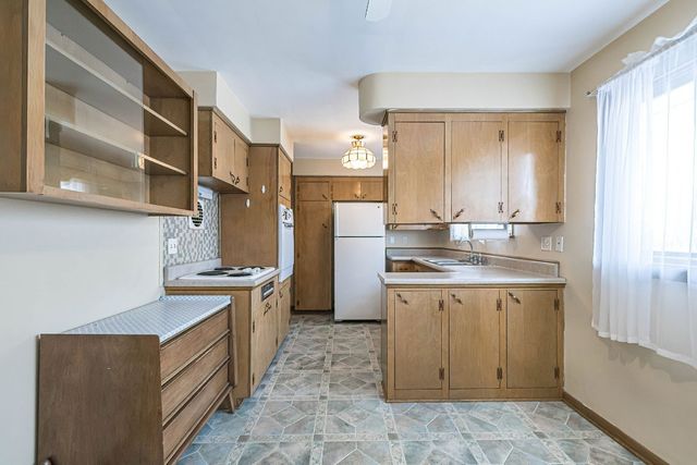 1940 E 8TH Street, Erie, PA 16511