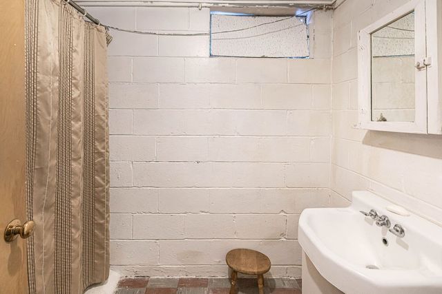 1940 E 8TH Street, Erie, PA 16511