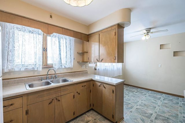 1940 E 8TH Street, Erie, PA 16511