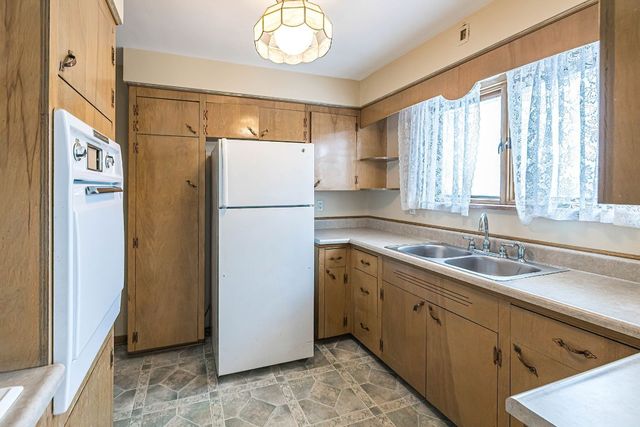 1940 E 8TH Street, Erie, PA 16511