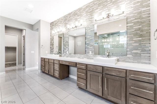 8477 Wolf Mountain Court, Las Vegas, NV 89129