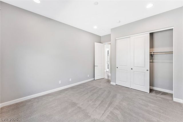 8477 Wolf Mountain Court, Las Vegas, NV 89129