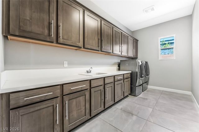 8477 Wolf Mountain Court, Las Vegas, NV 89129