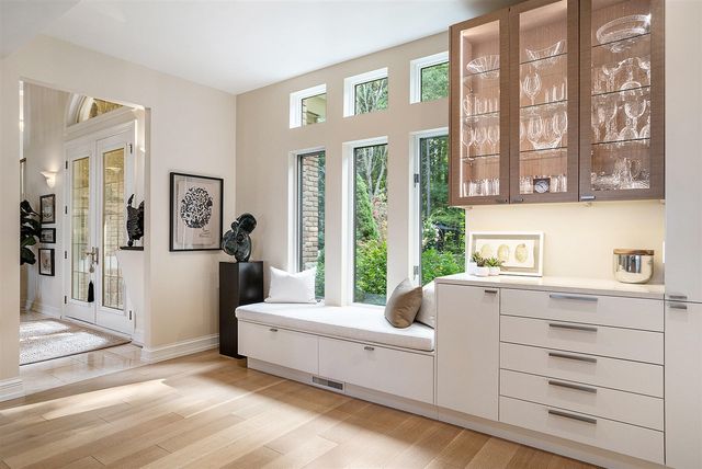 5285 N Lakeshore Drive, Holland, MI 49424