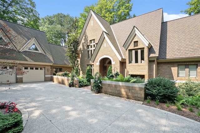 5285 N Lakeshore Drive, Holland, MI 49424