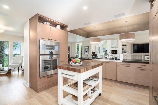 5285 N Lakeshore Drive, Holland, MI 49424