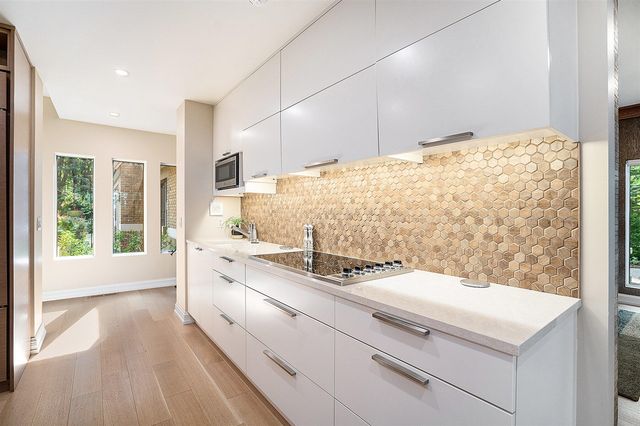 5285 N Lakeshore Drive, Holland, MI 49424