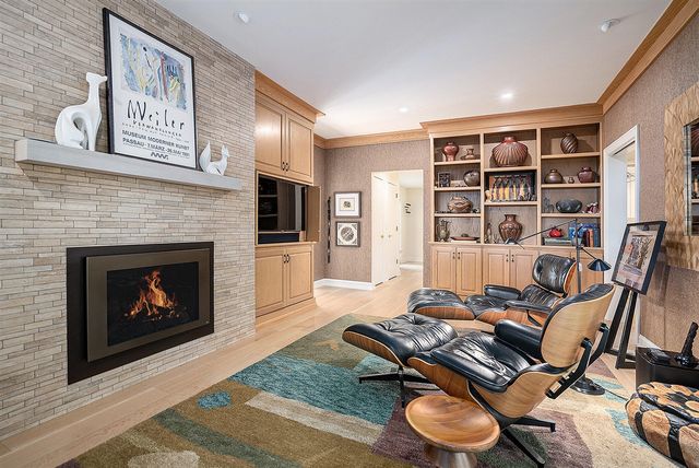 5285 N Lakeshore Drive, Holland, MI 49424