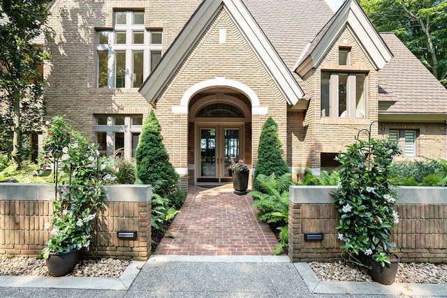 5285 N Lakeshore Drive, Holland, MI 49424