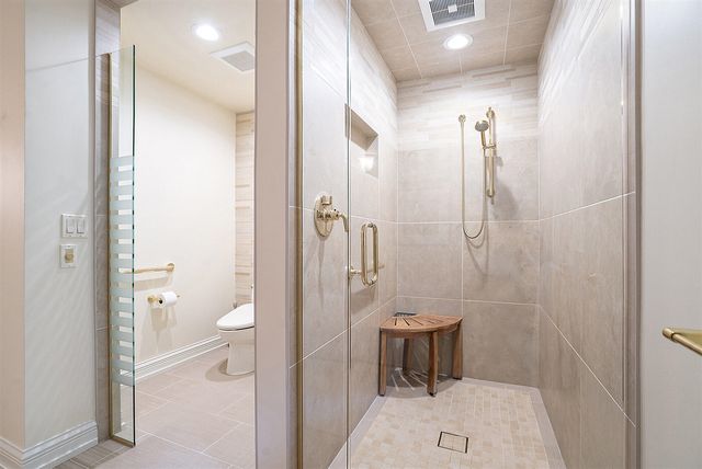 5285 N Lakeshore Drive, Holland, MI 49424