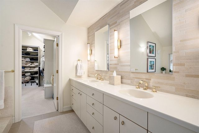 5285 N Lakeshore Drive, Holland, MI 49424