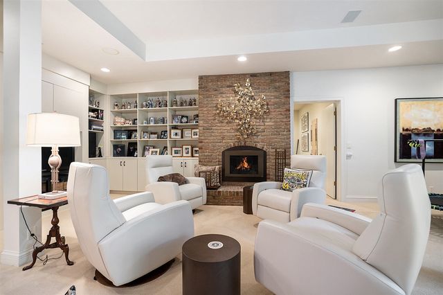 5285 N Lakeshore Drive, Holland, MI 49424