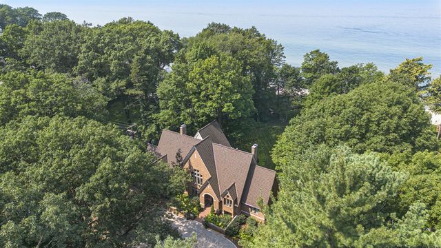 5285 N Lakeshore Drive, Holland, MI 49424