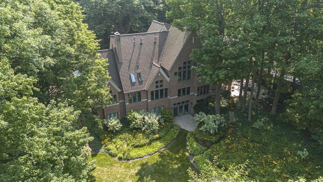 5285 N Lakeshore Drive, Holland, MI 49424