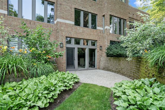 5285 N Lakeshore Drive, Holland, MI 49424