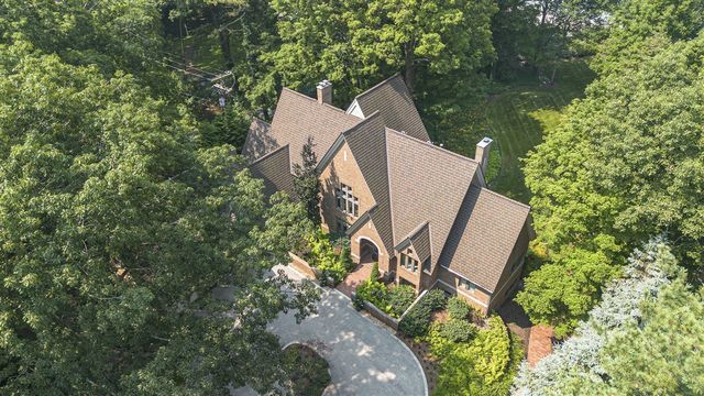 5285 N Lakeshore Drive, Holland, MI 49424