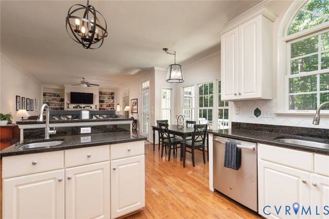 15112 Fox Grove Ln, Midlothian, VA 23112