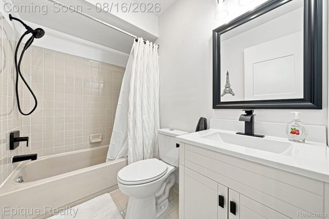 15031 Pilgrim Court, Shelby Charter Township, MI 48315
