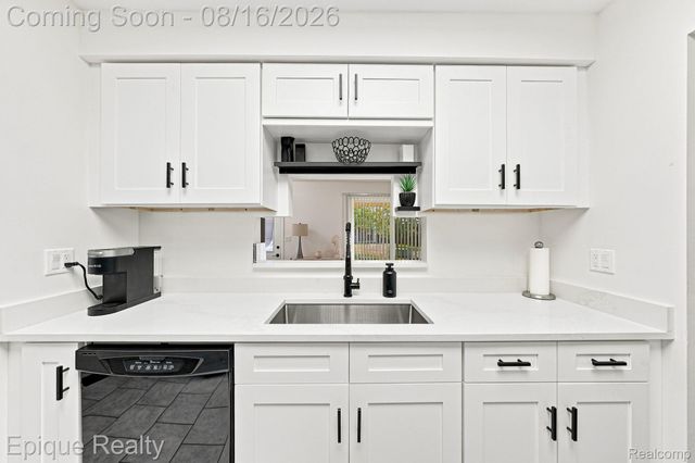 15031 Pilgrim Court, Shelby Charter Township, MI 48315
