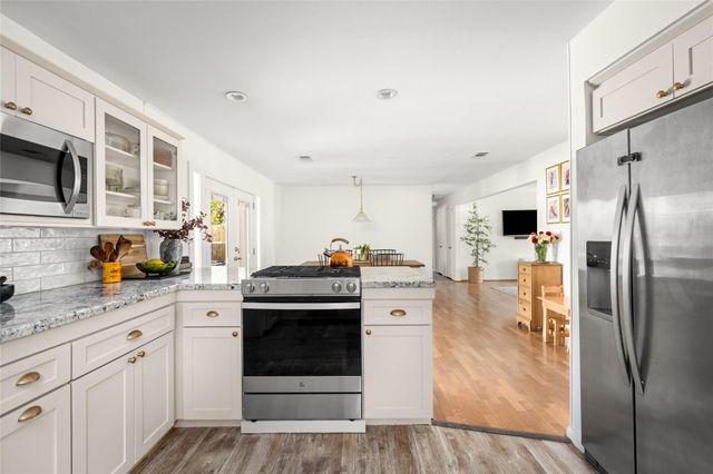 1154 Chamboard Lane, Houston, TX 77018