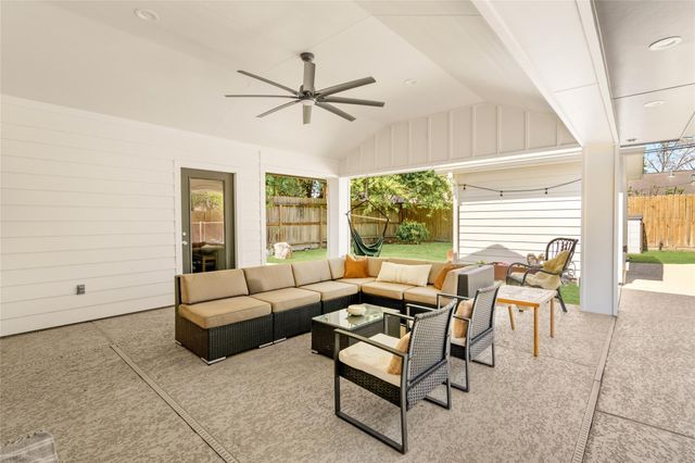 1154 Chamboard Lane, Houston, TX 77018