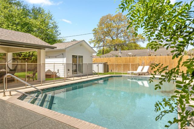 1154 Chamboard Lane, Houston, TX 77018