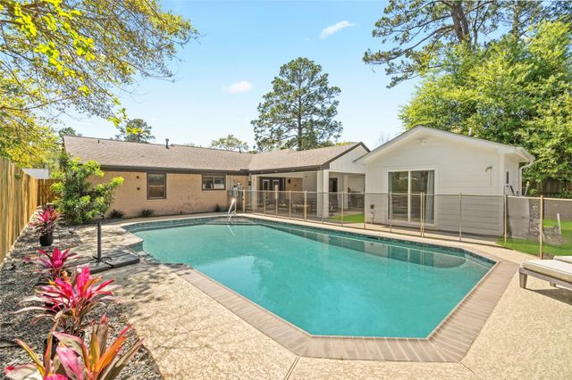 1154 Chamboard Lane, Houston, TX 77018