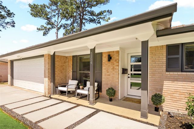 1154 Chamboard Lane, Houston, TX 77018