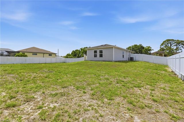 3824 17th ST W, Lehigh Acres, FL 33971