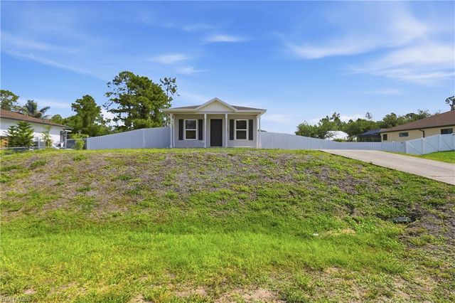 3824 17th ST W, Lehigh Acres, FL 33971