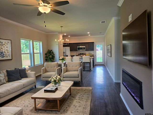 316 Erica Way, Lindale, TX 75771