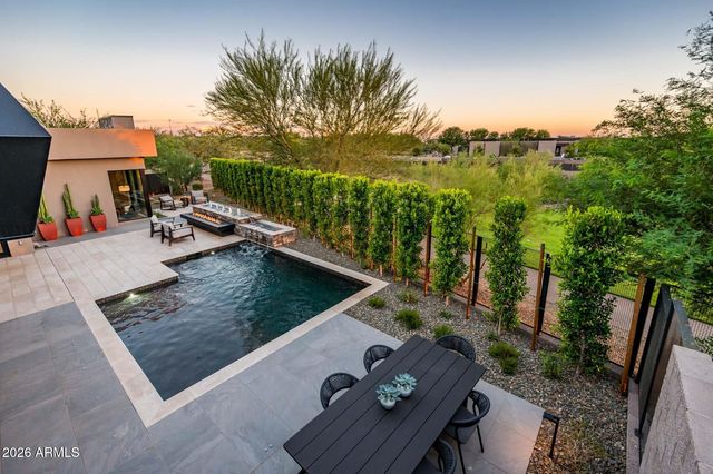 37200 N CAVE CREEK Road 1018, Scottsdale, AZ 85262
