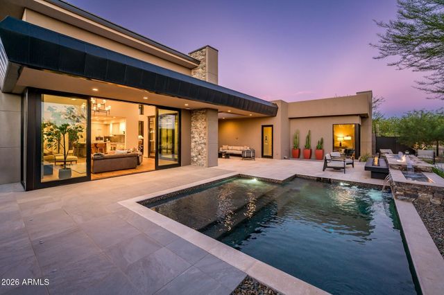37200 N CAVE CREEK Road 1018, Scottsdale, AZ 85262