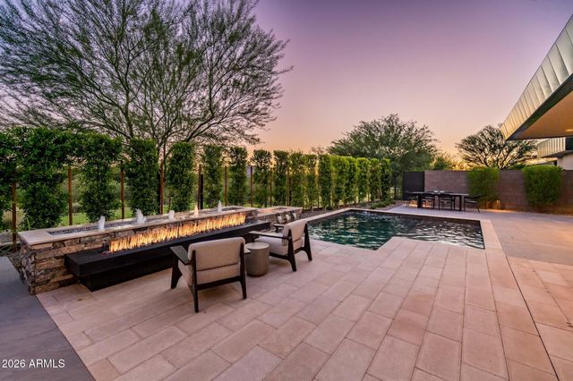 37200 N CAVE CREEK Road 1018, Scottsdale, AZ 85262