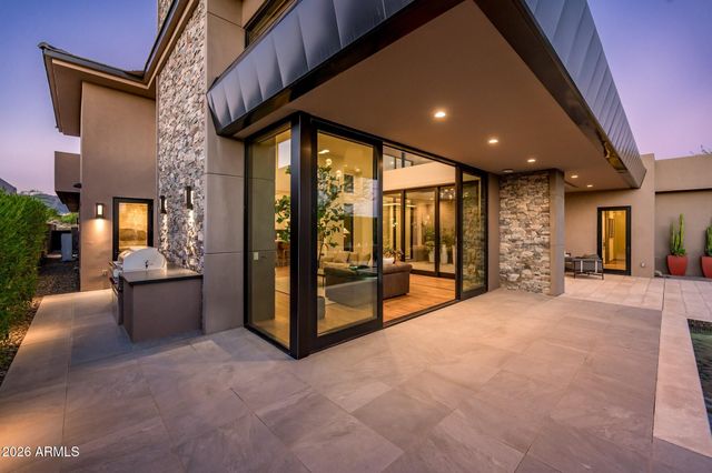 37200 N CAVE CREEK Road 1018, Scottsdale, AZ 85262