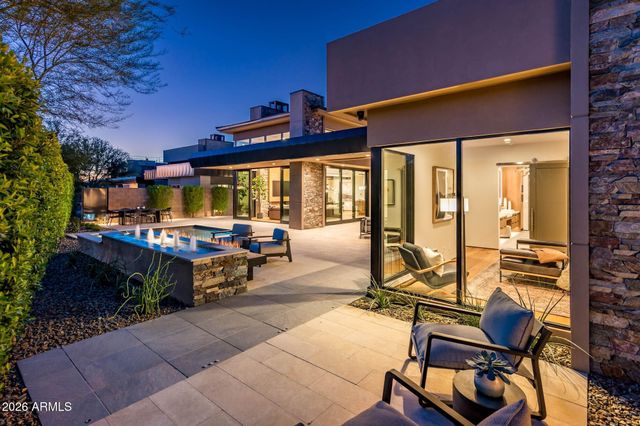 37200 N CAVE CREEK Road 1018, Scottsdale, AZ 85262