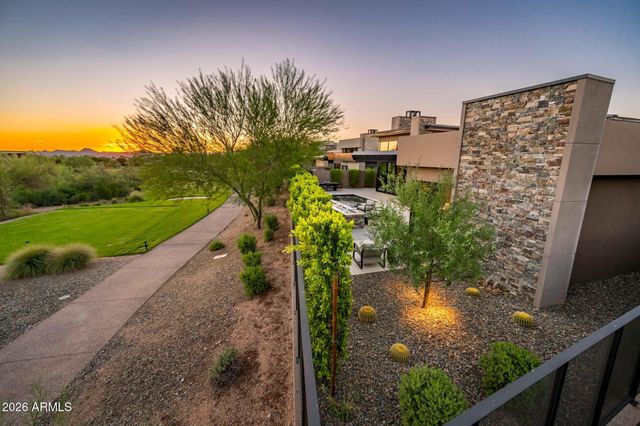 37200 N CAVE CREEK Road 1018, Scottsdale, AZ 85262