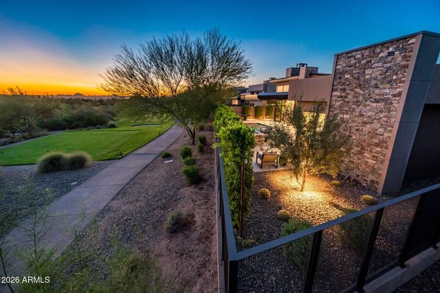 37200 N CAVE CREEK Road 1018, Scottsdale, AZ 85262