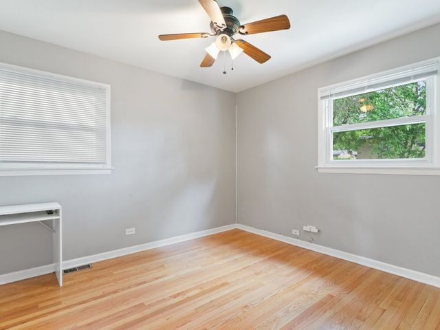 240 N Park Drive, Glenwood, IL 60425