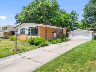 240 N Park Drive, Glenwood, IL 60425