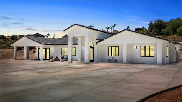 2027 Via Monserate, Fallbrook, CA 92028