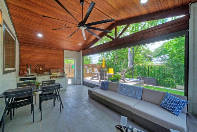 8302 Reeda LN, Austin, TX 78757