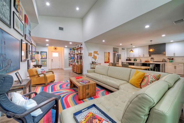 8302 Reeda LN, Austin, TX 78757