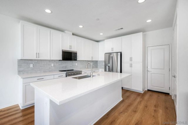 7700 Jasmine Court, Santee, CA 92071