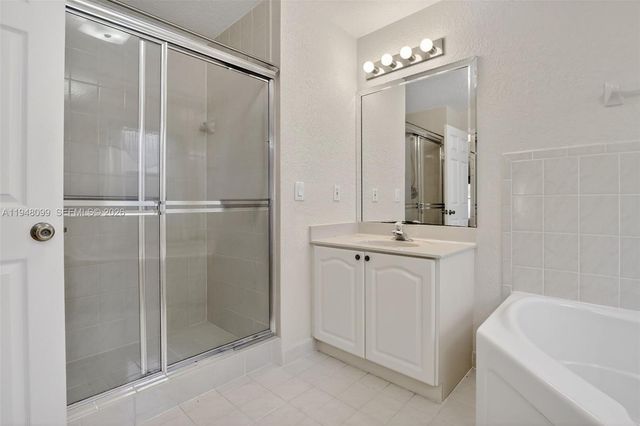 14125 S Cypress Cove Cir, Davie, FL 33325