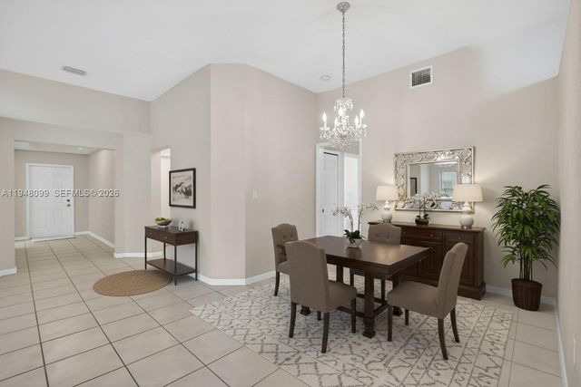 14125 S Cypress Cove Cir, Davie, FL 33325