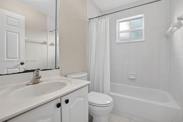 14125 S Cypress Cove Cir, Davie, FL 33325