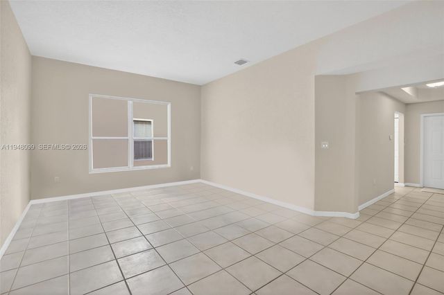 14125 S Cypress Cove Cir, Davie, FL 33325