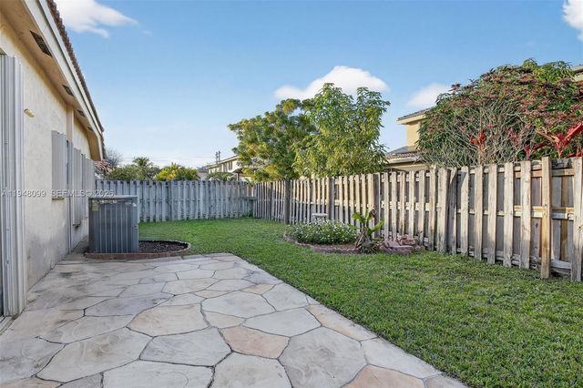 14125 S Cypress Cove Cir, Davie, FL 33325