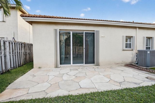 14125 S Cypress Cove Cir, Davie, FL 33325